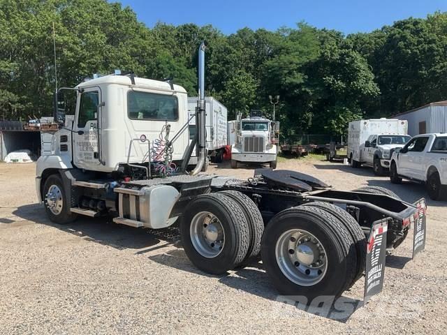 Mack AN64T Conventional Trucks / Tractor Trucks