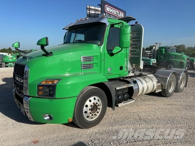 Mack AN64T Conventional Trucks / Tractor Trucks