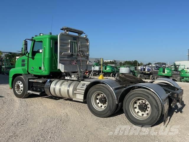 Mack AN64T Conventional Trucks / Tractor Trucks