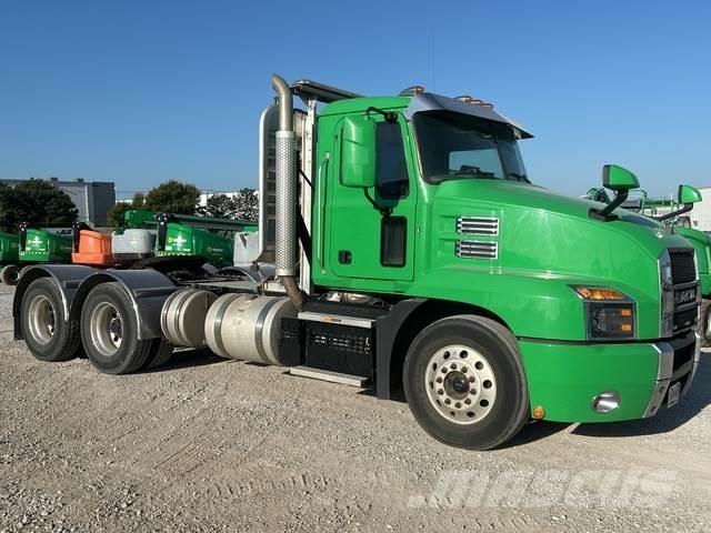 Mack AN64T Conventional Trucks / Tractor Trucks