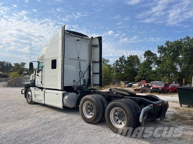 Mack AN64T Conventional Trucks / Tractor Trucks