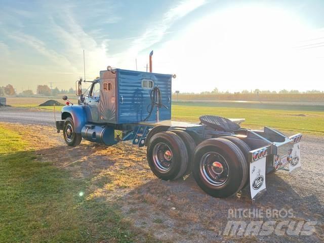 Mack B-61 Conventional Trucks / Tractor Trucks