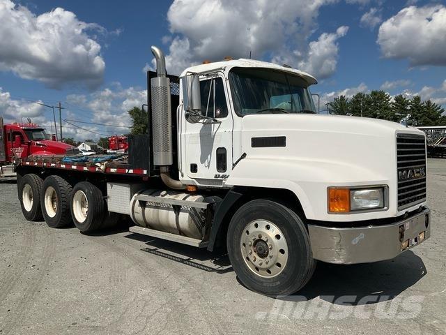 Mack CH 613 Flatbed Trucks