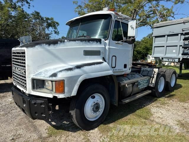 Mack CH600 Conventional Trucks / Tractor Trucks