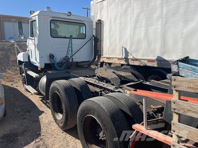 Mack CH613 Conventional Trucks / Tractor Trucks
