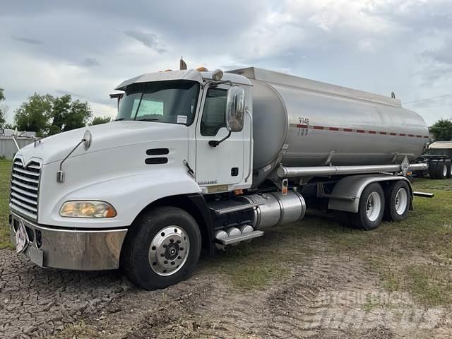 Mack CH613 Tank Trucks