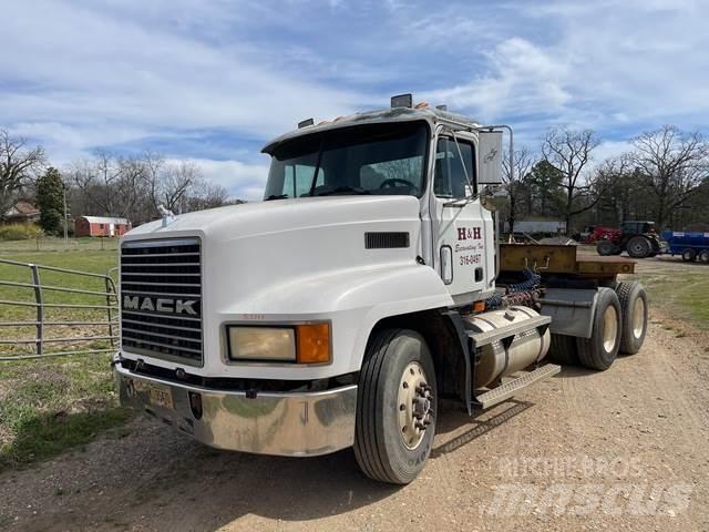 Mack CH613 Conventional Trucks / Tractor Trucks