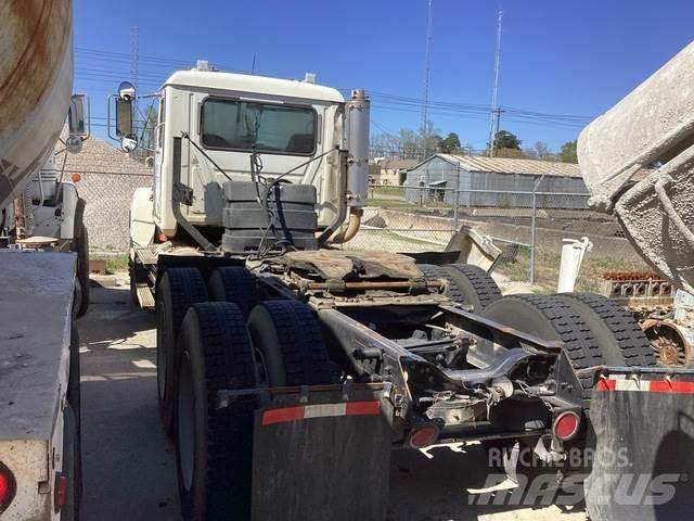 Mack CH613 Conventional Trucks / Tractor Trucks