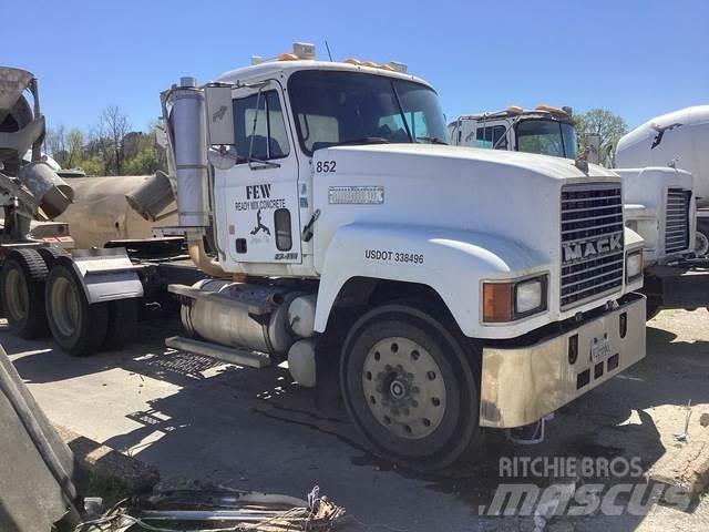 Mack CH613 Conventional Trucks / Tractor Trucks