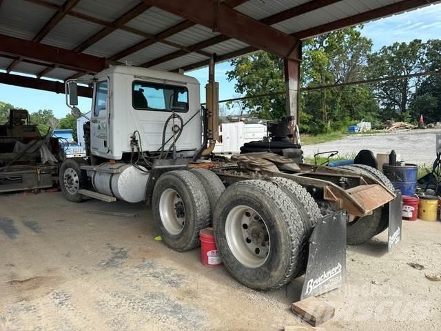 Mack CH613 Conventional Trucks / Tractor Trucks