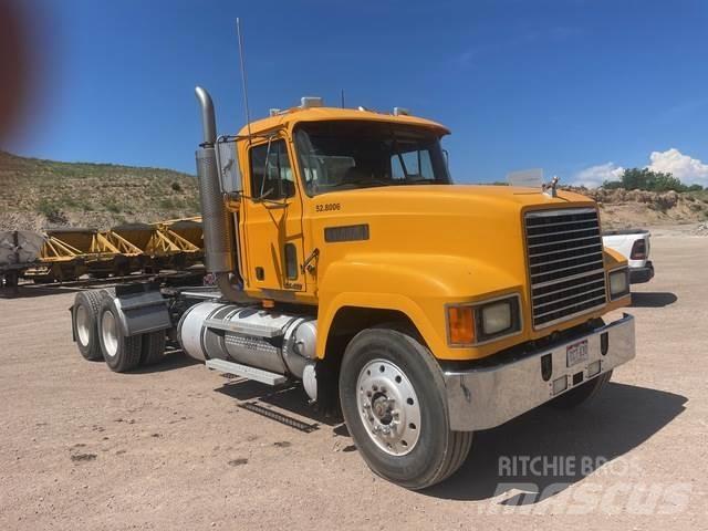 Mack CH613 Conventional Trucks / Tractor Trucks