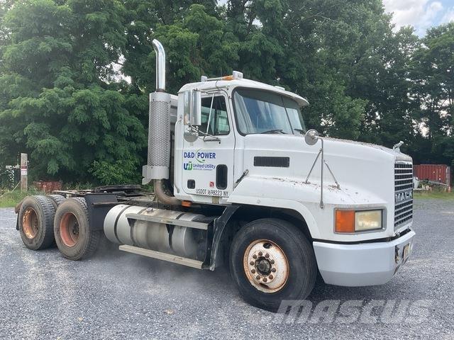Mack CH613 Conventional Trucks / Tractor Trucks