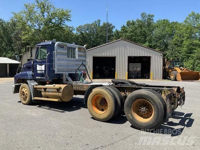 Mack CH613 Conventional Trucks / Tractor Trucks