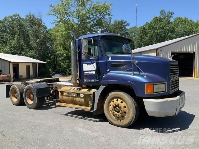 Mack CH613 Conventional Trucks / Tractor Trucks