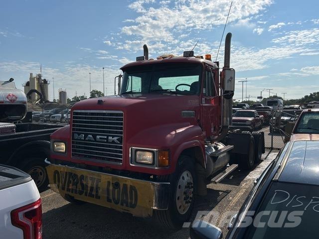 Mack CH613 Conventional Trucks / Tractor Trucks