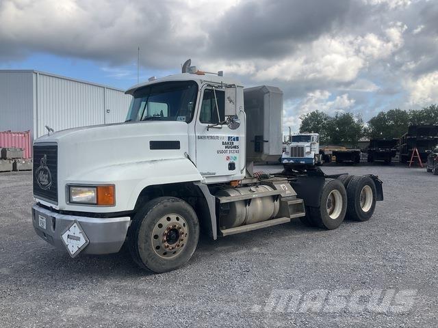 Mack CH613 Conventional Trucks / Tractor Trucks