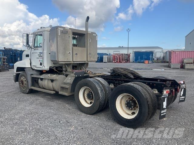 Mack CH613 Conventional Trucks / Tractor Trucks
