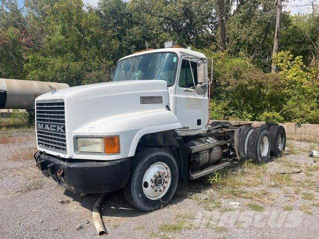 Mack CH613 Conventional Trucks / Tractor Trucks