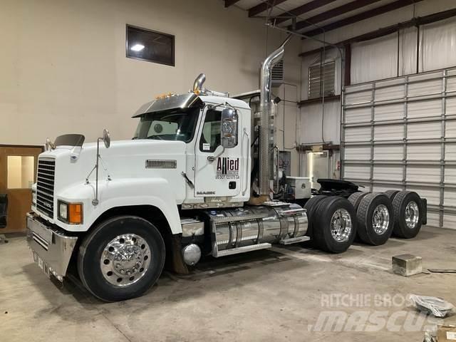 Mack CHU613 Conventional Trucks / Tractor Trucks