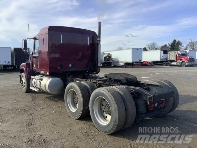 Mack CHU613 Conventional Trucks / Tractor Trucks