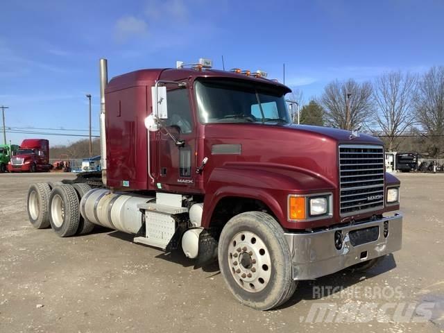 Mack CHU613 Conventional Trucks / Tractor Trucks