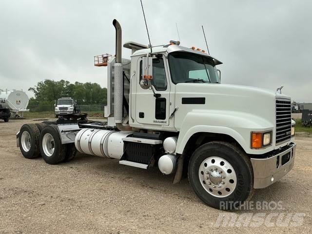 Mack CHU613 Conventional Trucks / Tractor Trucks