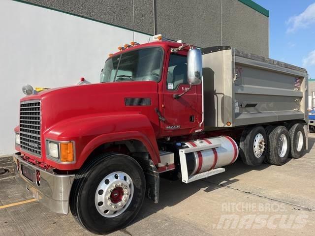 Mack CHU613 Dump Trucks