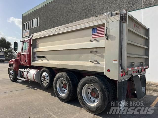 Mack CHU613 Dump Trucks