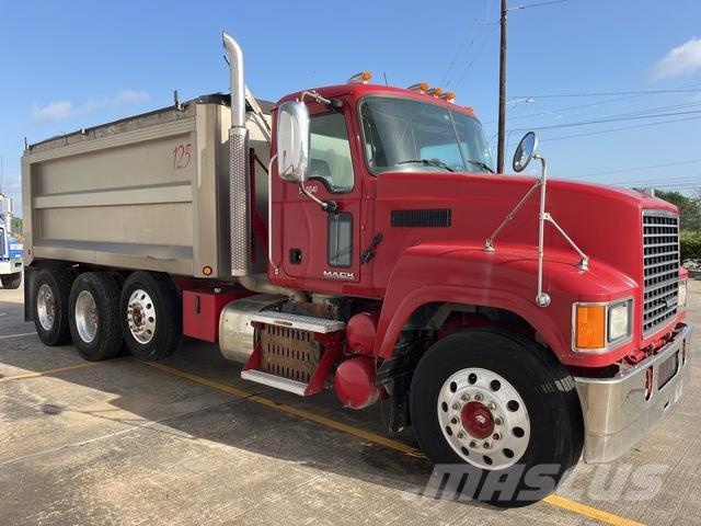 Mack CHU613 Dump Trucks