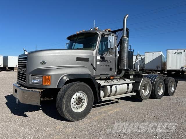Mack CL713 Conventional Trucks / Tractor Trucks