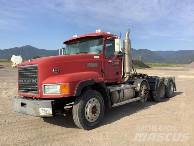 Mack CL733 Conventional Trucks / Tractor Trucks