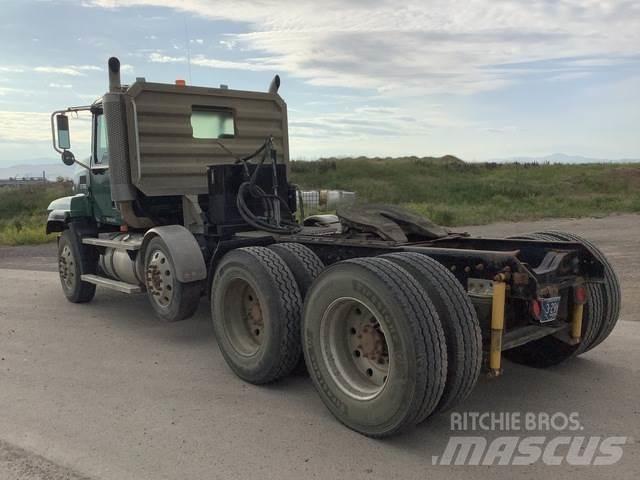 Mack CL733 Conventional Trucks / Tractor Trucks