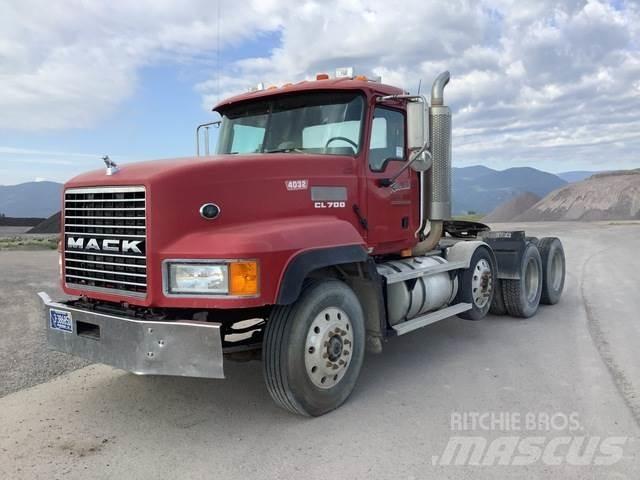 Mack CL733 Conventional Trucks / Tractor Trucks