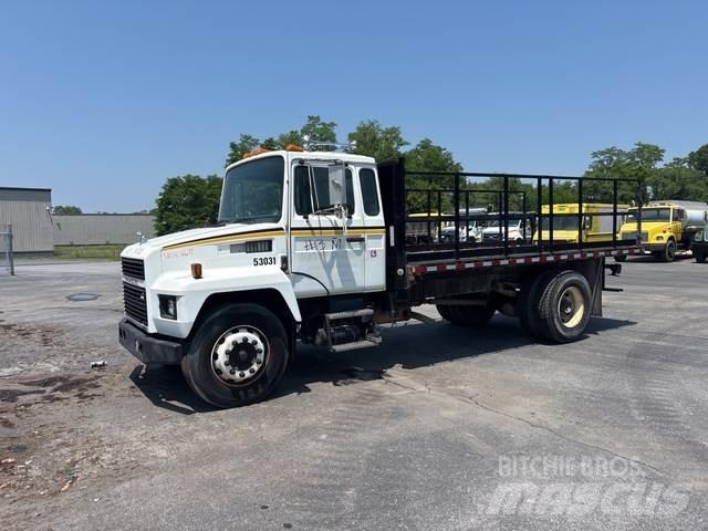 Mack CS300P Flatbed Trucks