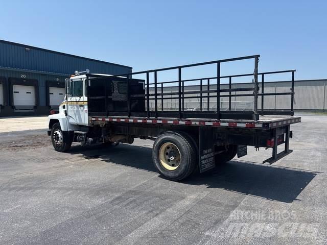 Mack CS300P Flatbed Trucks