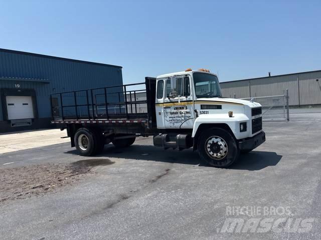 Mack CS300P Flatbed Trucks