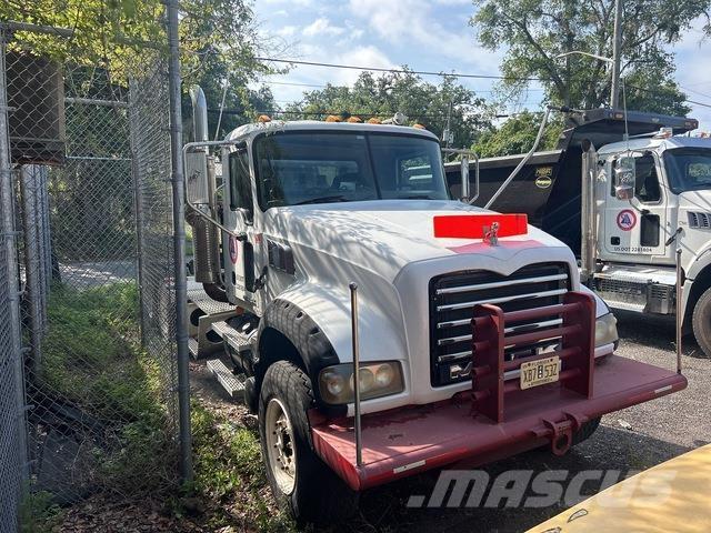 Mack CTP713 Conventional Trucks / Tractor Trucks