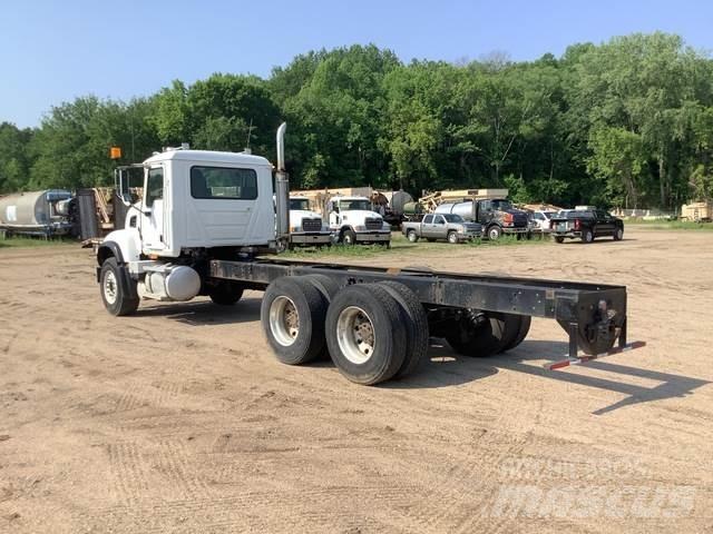 Mack CV713 Cabins and interior