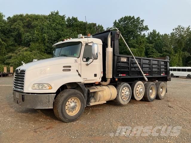 Mack CXN613 Dump Trucks