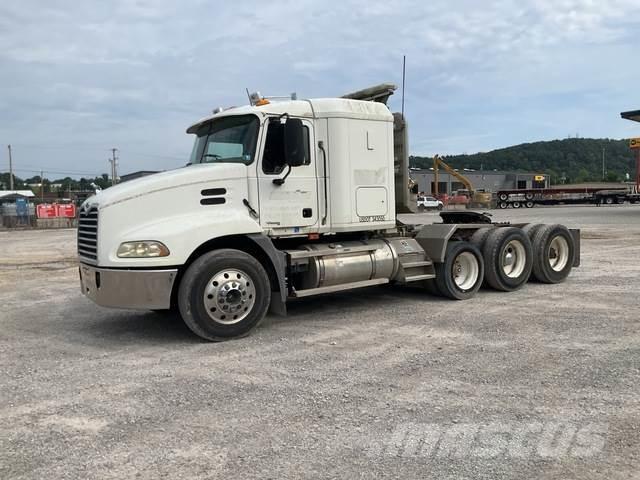 Mack CXN613 Conventional Trucks / Tractor Trucks