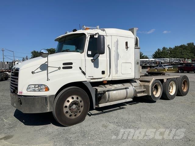Mack CXN613 Conventional Trucks / Tractor Trucks