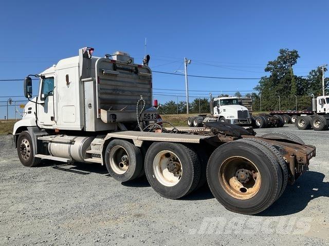 Mack CXN613 Conventional Trucks / Tractor Trucks