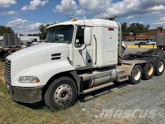 Mack CXN613 Conventional Trucks / Tractor Trucks