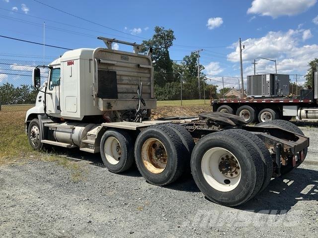 Mack CXN613 Conventional Trucks / Tractor Trucks
