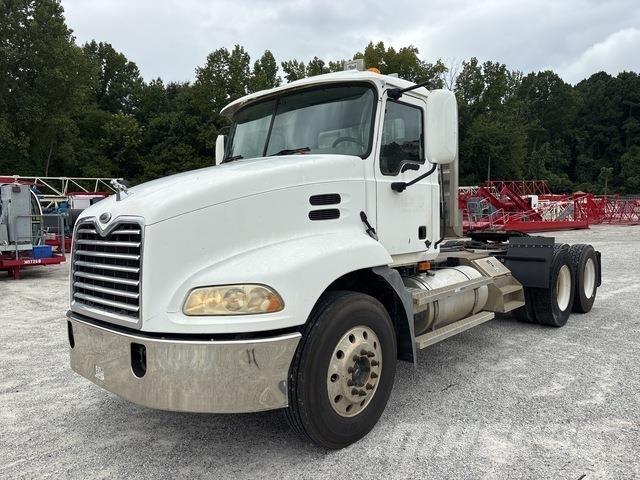 Mack CXN613 Conventional Trucks / Tractor Trucks