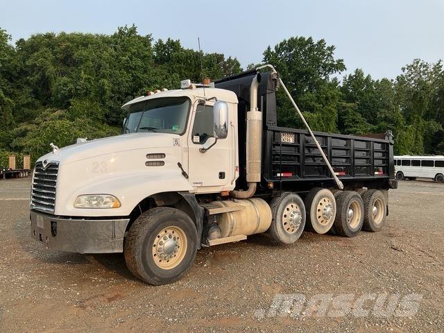 Mack CXN613 Dump Trucks