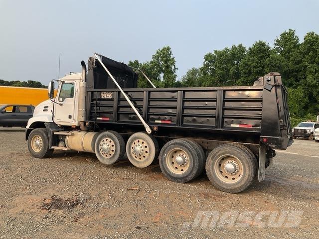 Mack CXN613 Dump Trucks