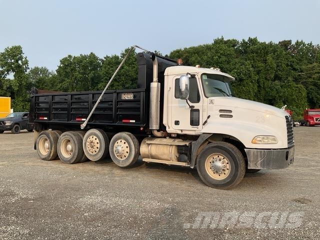 Mack CXN613 Dump Trucks