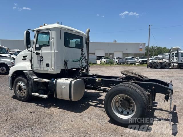 Mack CXU612 Conventional Trucks / Tractor Trucks