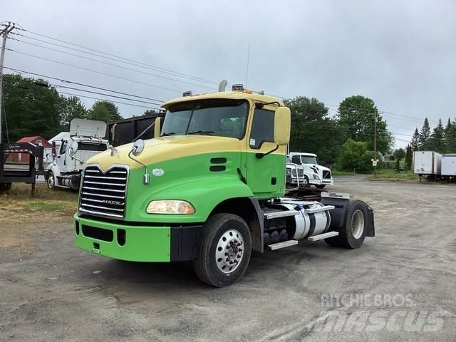 Mack CXU612 Conventional Trucks / Tractor Trucks